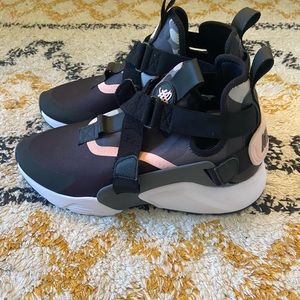 nike huarache black storm